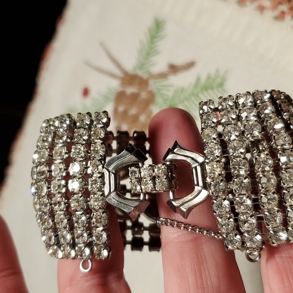 💥SOLD💥Weiss Rhinstone Bracelet - Picture 3 of 8